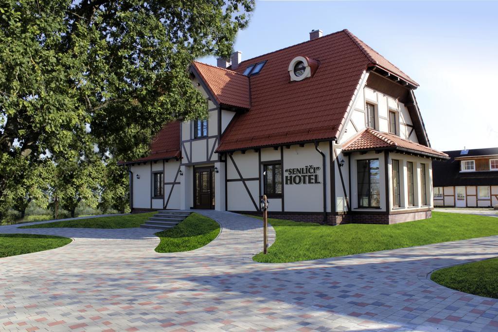 Hotel Senlici Єлгава Екстер'єр фото